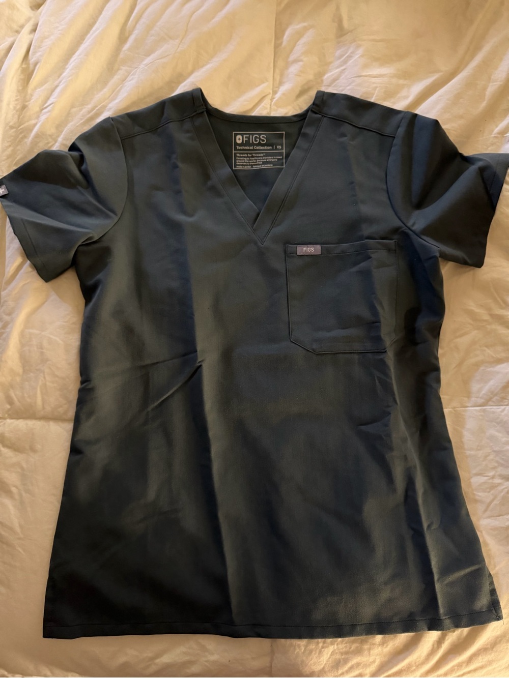 FIGS Women's V-Neck Scrub Top in Black